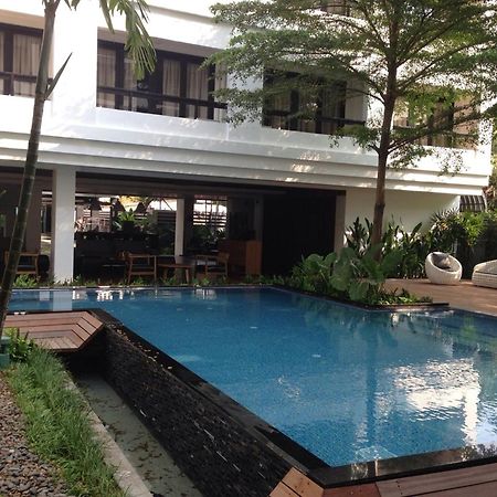 Uma Residence Bangkok Bagian luar foto