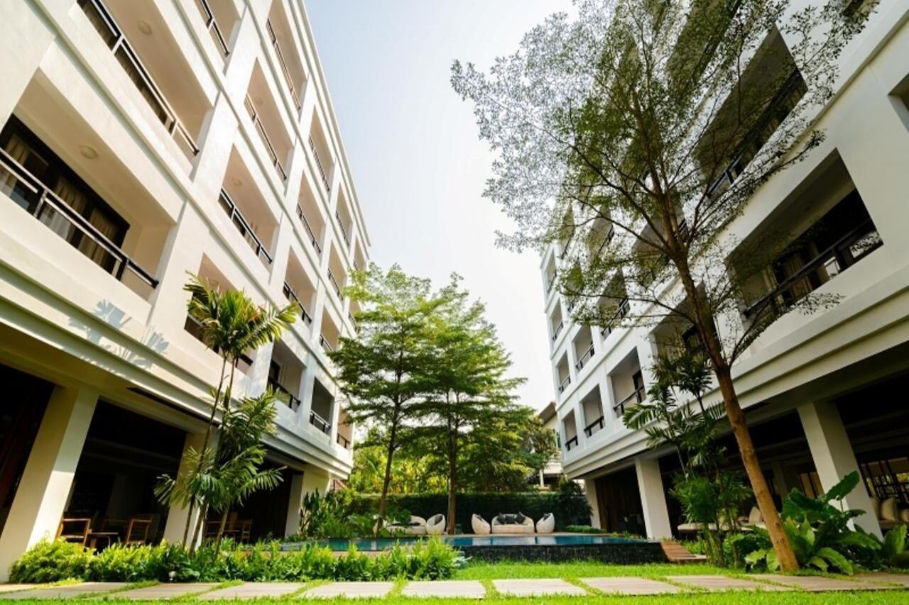 Uma Residence Bangkok Bagian luar foto