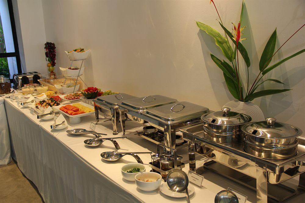 Uma Residence Bangkok Bagian luar foto