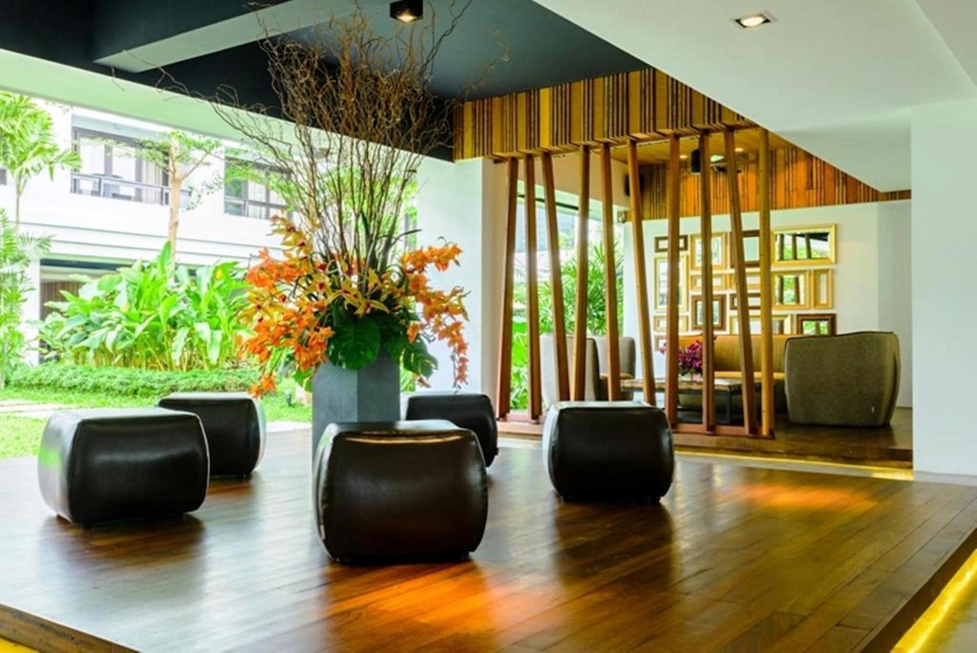 Uma Residence Bangkok Bagian luar foto