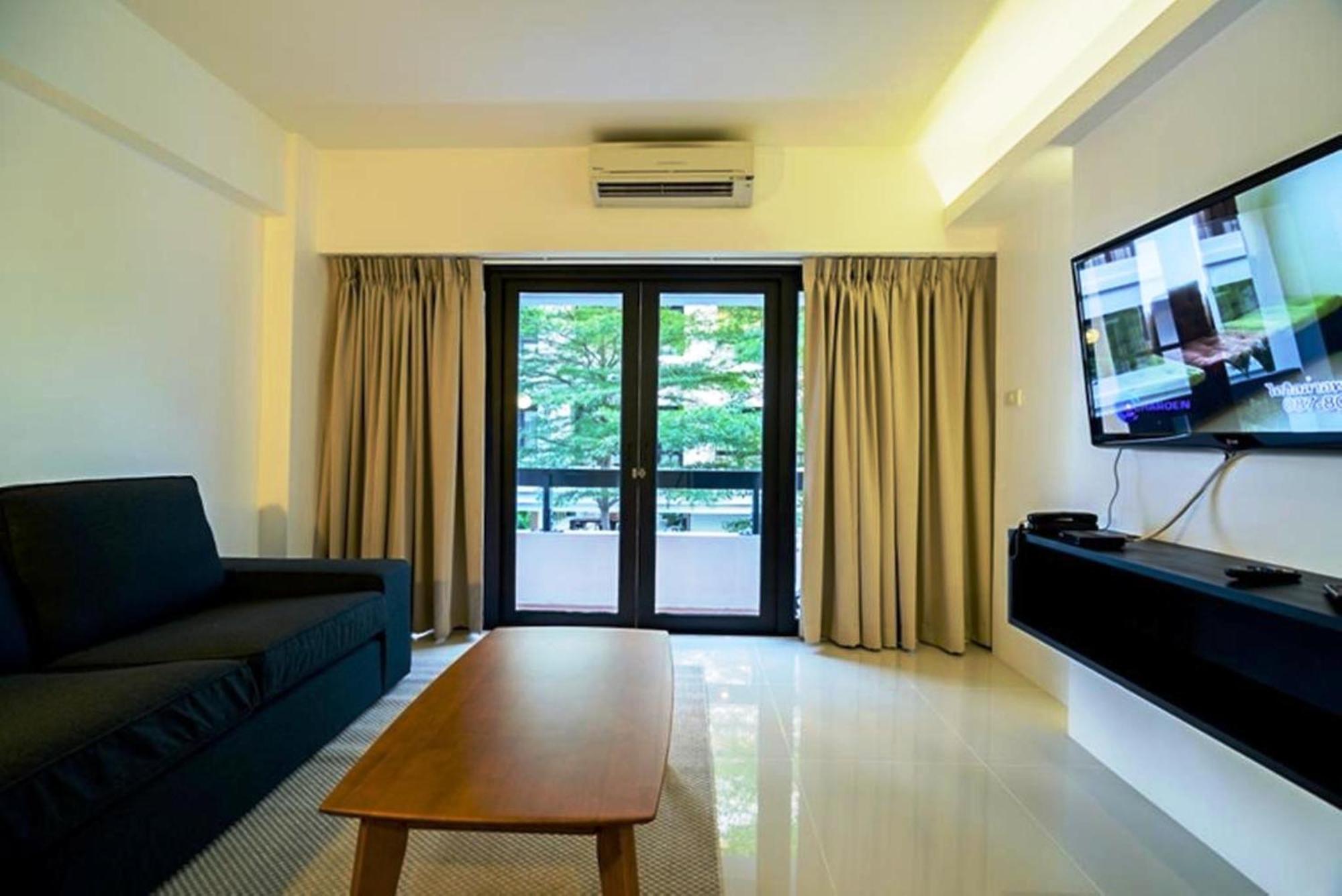 Uma Residence Bangkok Bagian luar foto