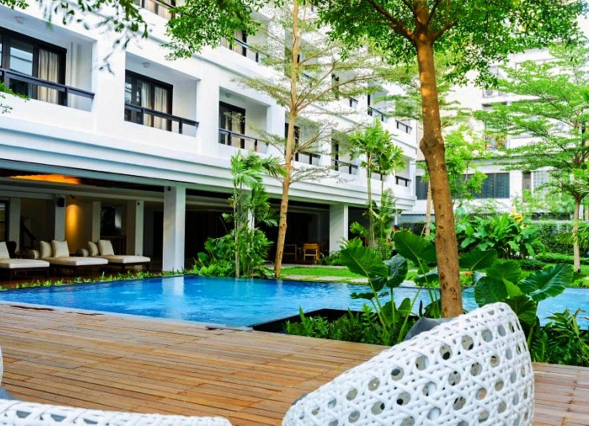 Uma Residence Bangkok Bagian luar foto