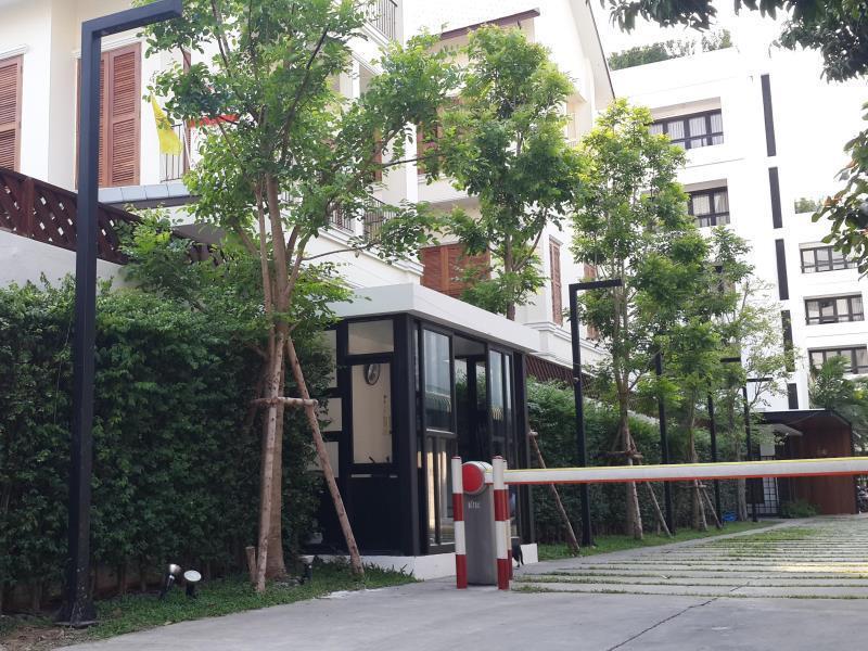 Uma Residence Bangkok Bagian luar foto