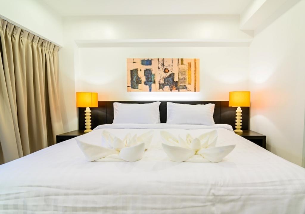 Uma Residence Bangkok Bagian luar foto